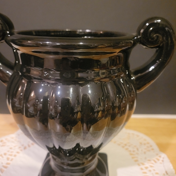 Glossy Black Trophy Style 7" Vase - Picture 2 of 7
